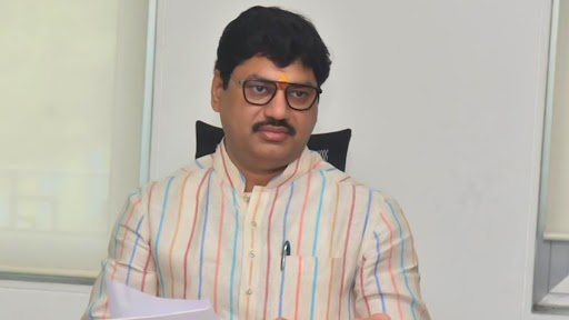 Mumbai: क्राइम ब्रांच ने धनंजय मुंडे से कथित तौर पर जबरन वसूली की कोशिश करने वाली महिला को किया गिरफ्तार