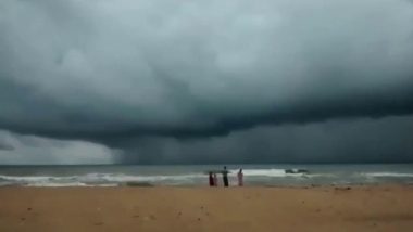 Cyclone Asani: आंध्र प्रदेश पहुंचा चक्रवाती तूफान असानी, तेज हवाओं के साथ शुरू हुई बारिश, देखिए VIDEO