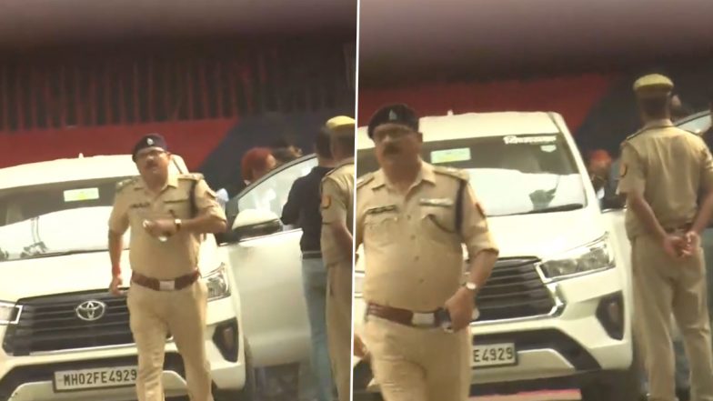 UP: सपा नेता आजम खान जेल से हुए रिहा, दोनों बेटों के साथ घर ले लिए रवाना
