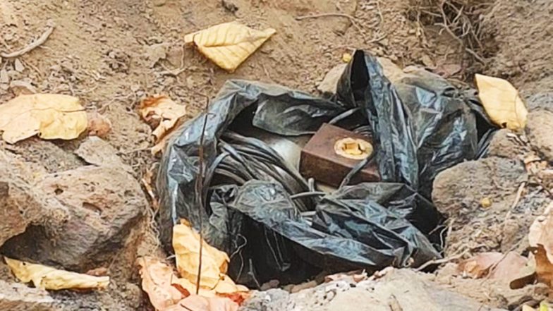 Jharkhand: नक्सलियों की बड़ी साजिश नाकाम, 3 IED बम हुए बरामद, सुरक्षा बलों को नुकसान पहुंचाने की थी कोशिश