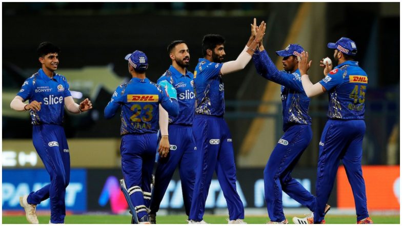 IPL 2022, CSK vs MI: मुंबई इंडियंस की घातक गेंदबाजी, सीएसके 97 रनों पर सिमटा