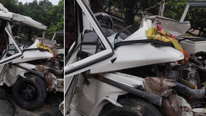UP Road Accident: ट्रक और बस की टक्कर में 5 की मौत, 22 घायल