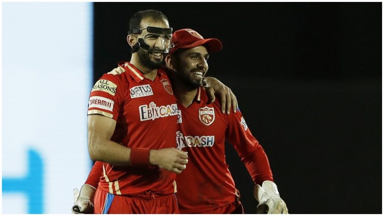 IPL 2022, RCB vs PBKS: आरसीबी की पारी लड़खड़ाई, रजत पाटीदार 26 रन बनाकर हुए आउट
