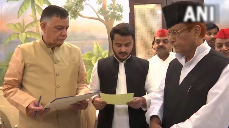 UP: आजम खान और उनके बेटे अब्दुल्ला आजम ने विधायक पद की शपथ ली