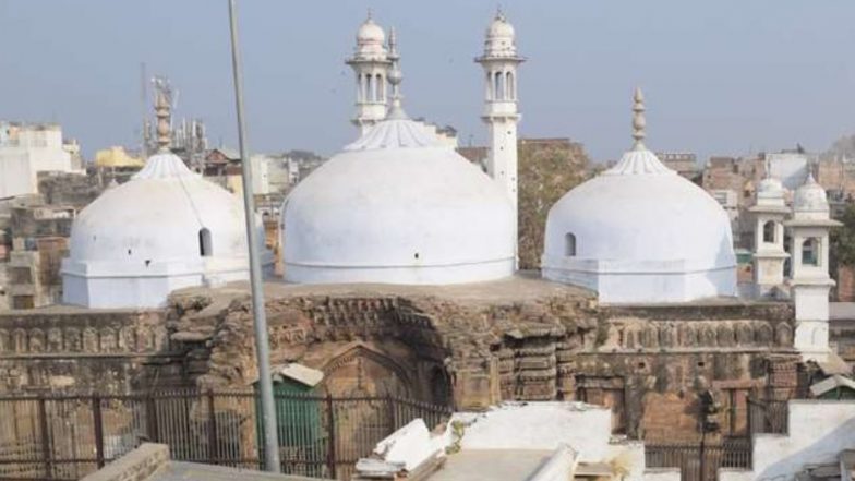 Gyanvapi Mosque: ज्ञानवापी मामले में हिन्दू पक्ष की 5 वादी में से एक कल वापस लेंगी अपना केस