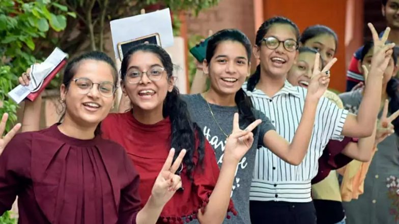 UP Board 12th Result 2022: यूपी बोर्ड 12वीं के रिजल्&zwj;ट घोषित, 85.33 फीसदी छात्र पास, दिव्&zwj;यांशी बनीं टॉपर