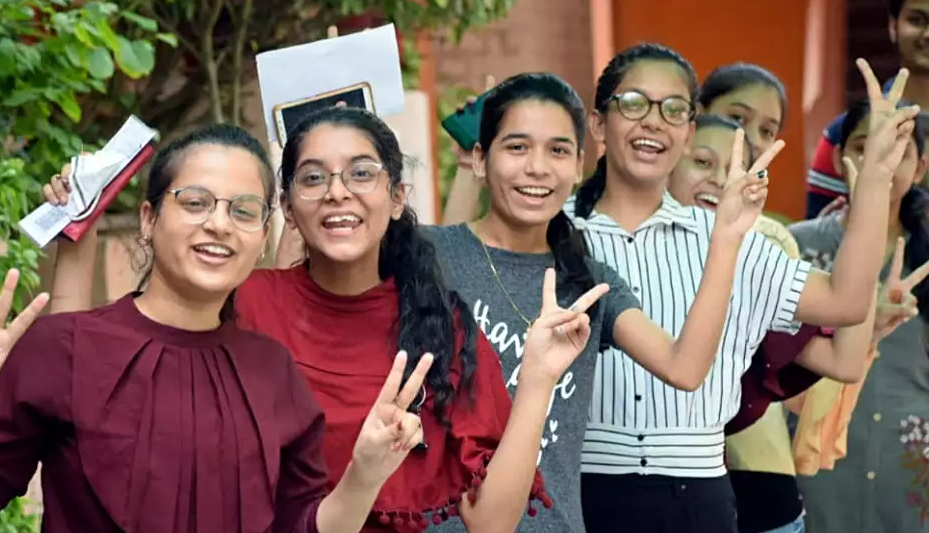 यूपी बोर्ड: दसवीं का परिणाम घोषित, 88.18 प्रतिशत छात्रों को मिली सफलता