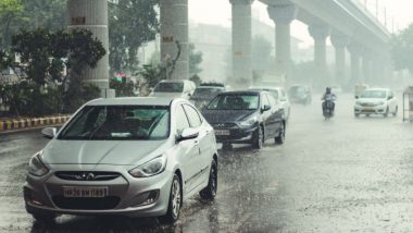 Delhi Heavy Rain Video: दिल्ली-NCR में भारी बारिश, तेज आंंधी के चलते कई जगह पेड़ टूटने से ट्रैफिक रुका