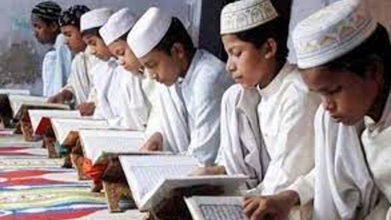 Karnataka: मदरसों में गणित, विज्ञान की पढ़ाई शुरू करने के फैसले पर हो सकता है विवाद