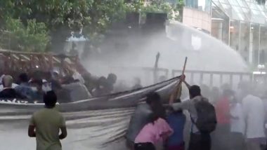 VIDEO: श्रीलंकाई पुलिस ने प्रदर्शनकारियों पर किया पानी की बौछार इस्तेमाल, आंसू गैस के गोले दागे