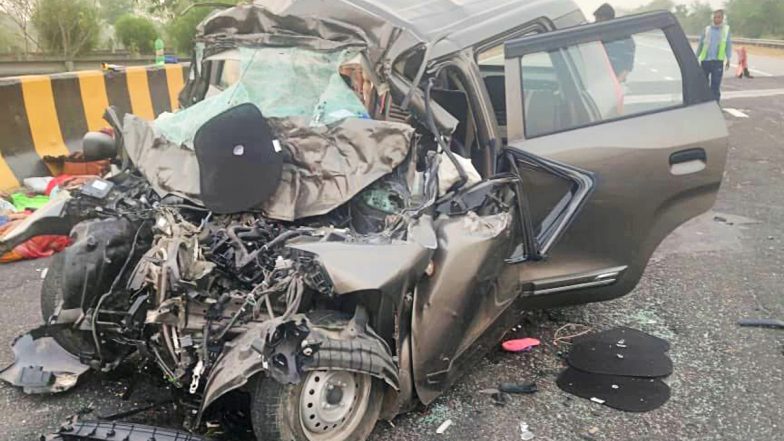 Road Accident: दो ट्रकों में भीषण भिड़ंत, तीन लोगों की मौत