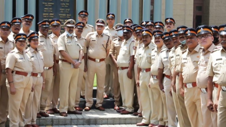 International Day of Families 2022: अंतर्राष्ट्रीय परिवार दिवस के मौके पर मुंबई पुलिस ने शेयर की दिल जीत लेने वाली यह फोटो- आप भी देखें