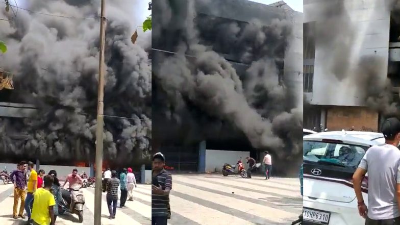 Delhi Mundka Fire: लापता लोगों के परिजन आंसू और अनिश्चितता में डूबे
