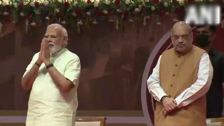Gujarat: पीएम मोदी ने नैनो यूरिया लिक्विड प्लांट का किया उद्घाटन, कहा- मॉडल कॉपरेटिव गांव की दिशा में बढ़ रहे आगे