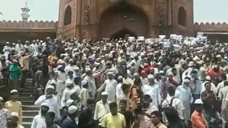 Prophet Row: पैगंबर पर टिप्पणी के खिलाफ दिल्ली-UP, झारखंड समेत कई राज्यों में प्रदर्शन, जम्मू-कश्मीर के कुछ हिस्सों में बंद