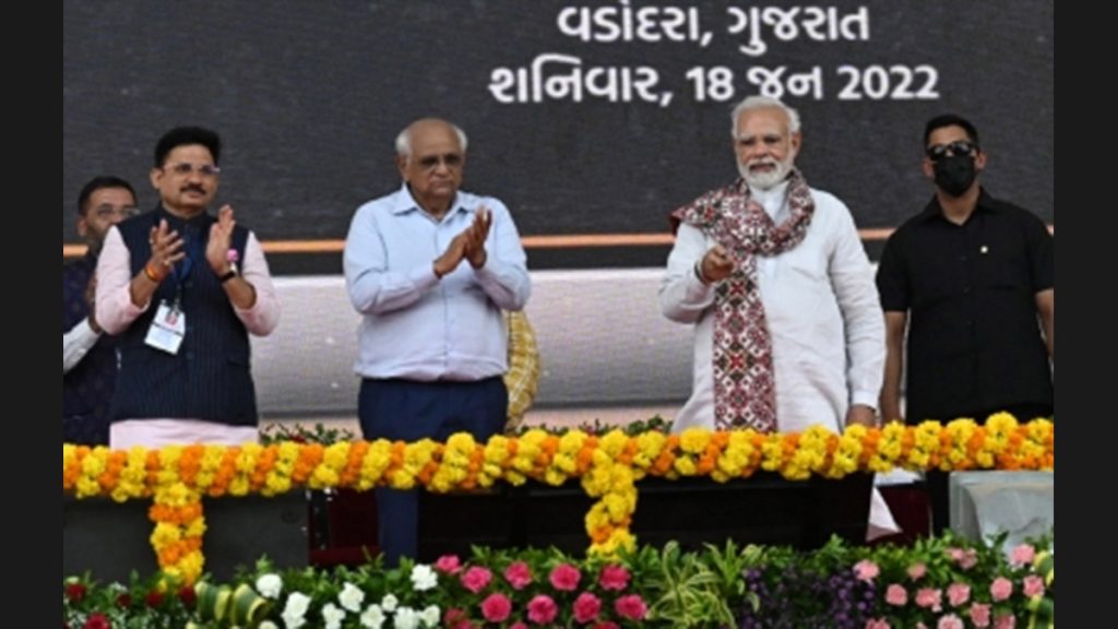 प्रधानमंत्री ने दभोई तालुका के कुंडेला गांव में गुजरात केंद्रीय विश्वविद्यालय की आधारशिला भी रखी