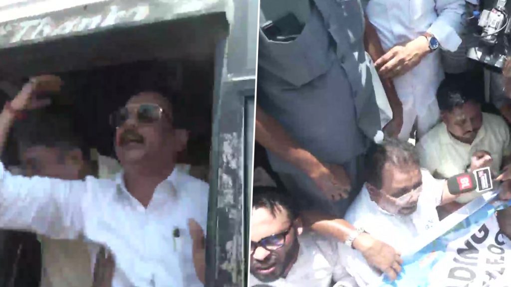 Maharashtra Political Crisis: रैडिसन ब्लू होटल के बाहर TMC का विरोध प्रदर्शन 