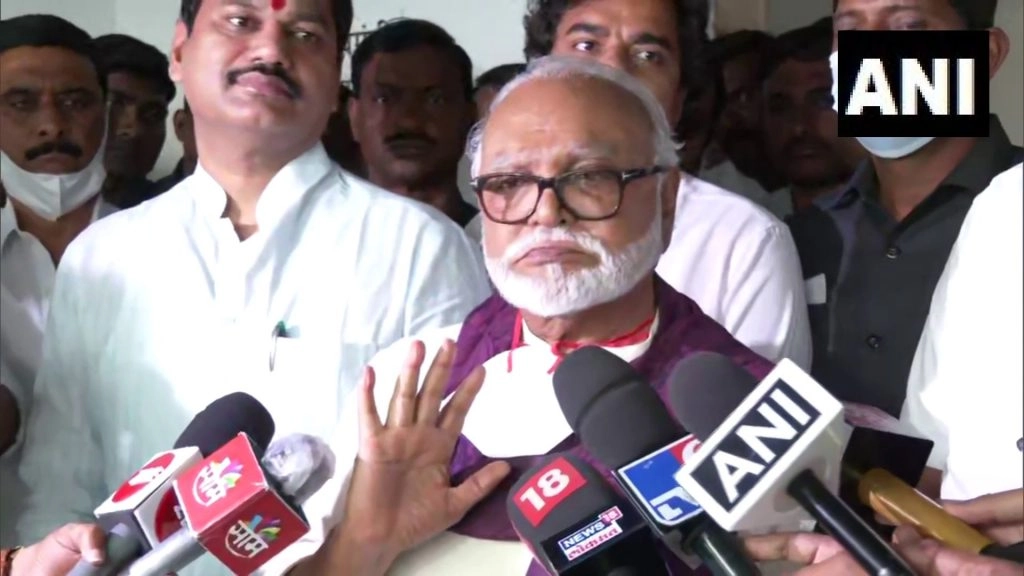 हत्या की धमकी देने के मामले में महाराष्ट्र के पूर्व मंत्री छगन भुजबल, दो अन्य के खिलाफ प्राथमिकी