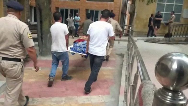 Himachal Pradesh: पहाड़ी से टकराने से पैराग्लाइडर पायलट और एक पर्यटक की मौत