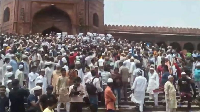 Prophet Muhammad Row: दिल्ली की जामा मस्जिद के बाहर नुपुर शर्मा के खिलाफ प्रदर्शन, गिरफ्तारी की उठी मांग