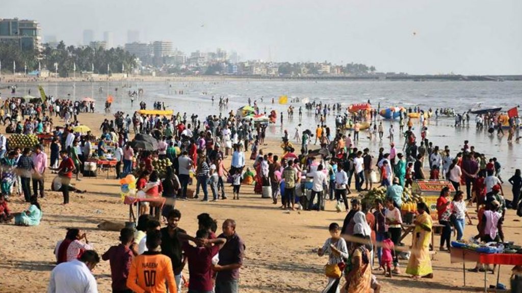 जुहू चौपाटी पर समुद्र में नहाने गए 3 लड़के डूबे, 1 को बचाया गया
