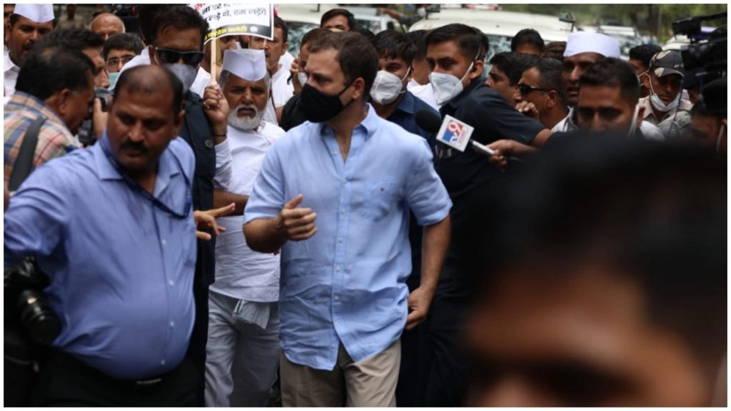 Maharashtra: विरोध प्रदर्शन के दौरान हिरासत में लिए गए कांग्रेसी नेता