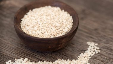 Sesame Seeds: तिल के बीज स्वादिष्ट व्यंजनों या पूजा के अलावा सेहत के लिए भी बेहद गुणकारी है! जानें इसके छः फायदे!