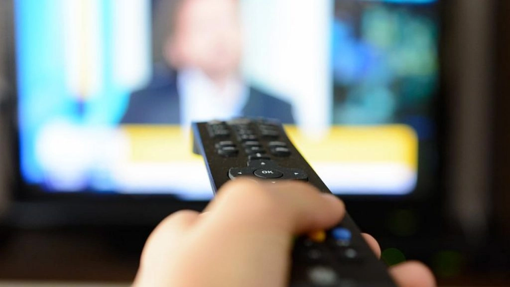 प्रसारण सचिव अपूर्व चंद्र ने कहा, अगले एक महीने में सेटेलाइट टीवी चैनलों की हो जाएगी नियंत्रण-मुक्त 