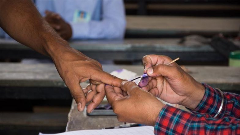 Gujarat Election 2022: गुजरात विधानसभा चुनाव के पहले चरण में शाम 5 बजे तक 56.88% मतदान