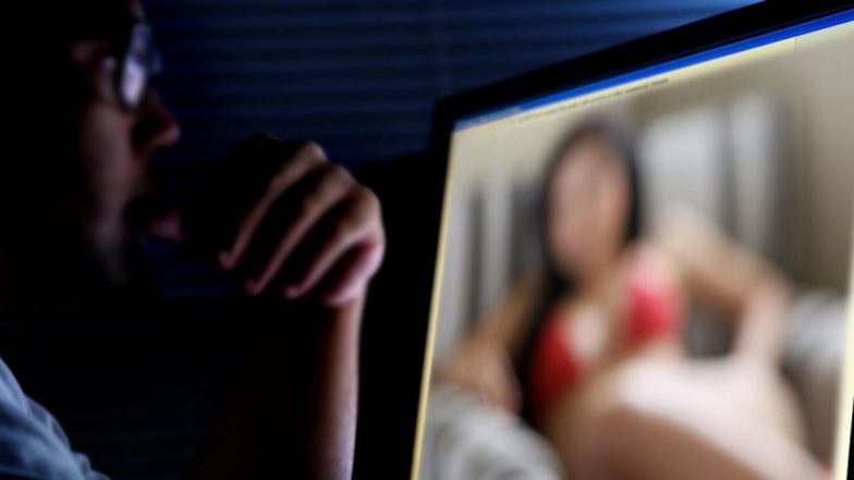 MP: अश्लील वीडियो बनाकर महिला ने किया ब्लैकमेल, बेइज्जती के डर से बुजुर्ग ने किया आत्महत्या