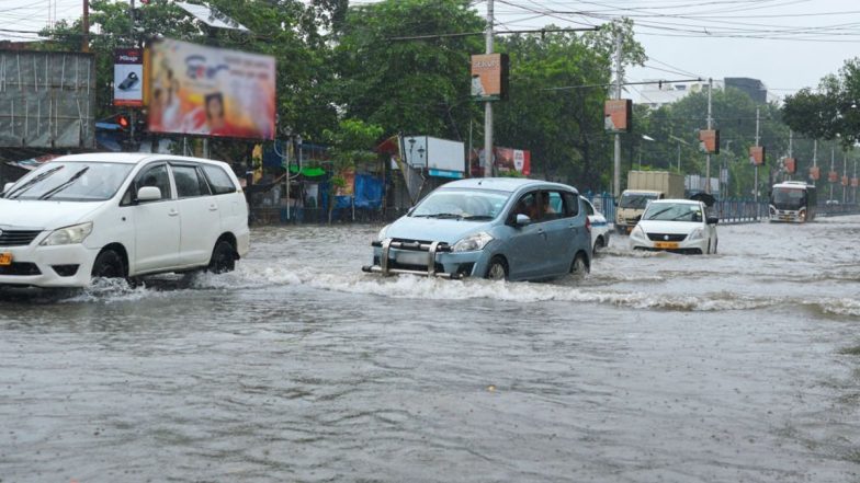 कर्नाटक में नाला पार करते समय चार महिलाएं बह गईं