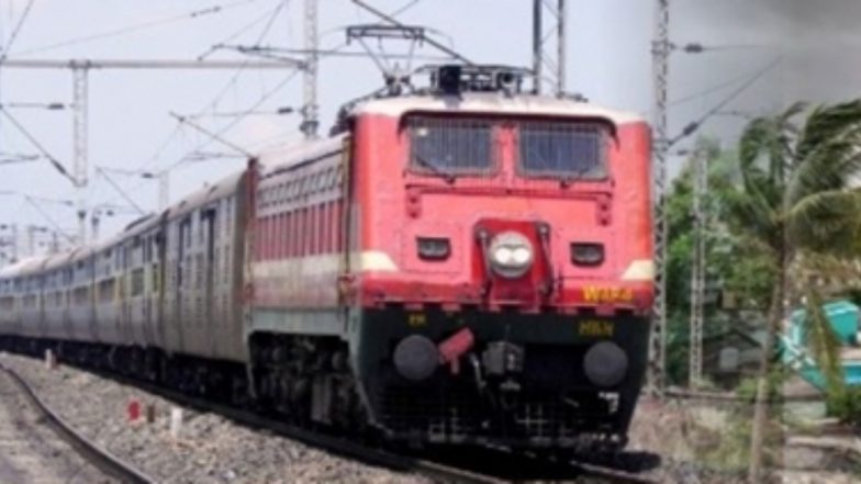 Agnipath Protest: 'अग्निपथ' के विरोध के चलते 369 रेलगाड़ियों की रफ्तार थमी, दो ट्रेनें आंशिक रूप से रद्द