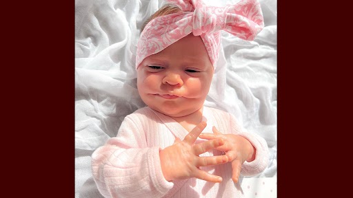 Baby Girl Born With Permanent Smile: ऑस्ट्रेलिया में परमानेंट स्माइल के साथ जन्मी बच्ची, क्यूट तस्वीर हुई वायरल