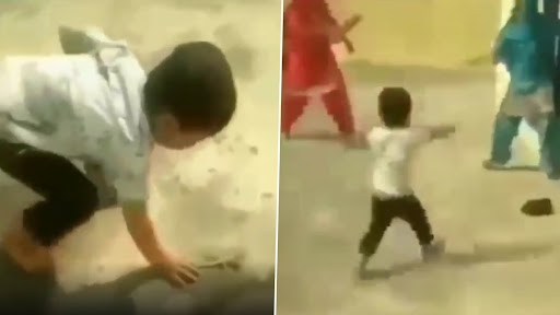 Viral Video: शरारती बच्चे ने हाथ में उठा ली छिपकली, उसके बाद घरवालों के साथ किया कुछ ऐसा..देखें वीडियो