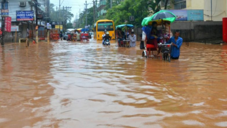 असम में बारिश का कहर जारी, कई स्थानों पर भूस्खलन