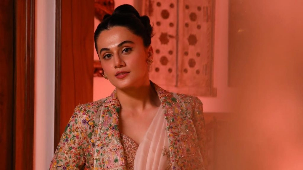 क्रिकेट प्रेमी देश को महिला टीम से भी समान रूप से प्यार करना चाहिए: तापसी पन्नू