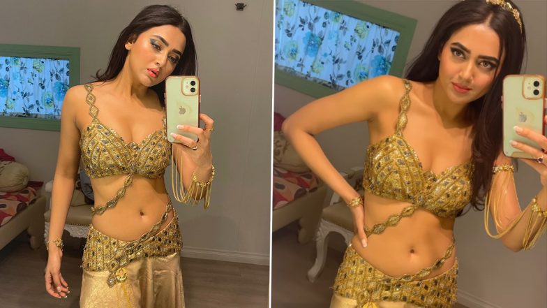 Tejasswi Prakash Hot Photos: गोल्डन आउटफिट में दिखा तेजस्वी प्राकाश का सिजलिंग अवतार, यूजर्स हार बैठे अपना दिल