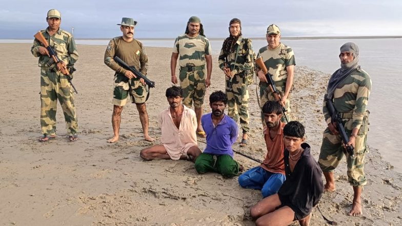 BSF ने गुजरात के कच्छ में भारतीय क्षेत्र में घुस रहे 4 पाक मछुआरों को पकड़ा