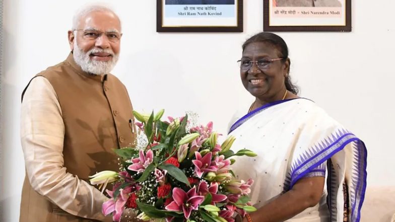 Draupadi Murmu Wins Presidential Election: द्रौपदी मुर्मू को बधाई देने घर पहुंचे पीएम मोदी, कहा- अदिवासी समुदाय की बेटी ने रचा इतिहास