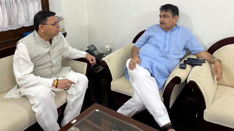 CM Dhami Meets Nitin Gadkari: उत्तराखंड के CM धामी ने दिल्ली में नितिन गडकरी से की मुलाकात, विकास कार्यों पर हुई चर्चा