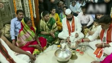 Maharashtra: आषाढ़ी एकादशी पर CM एकनाथ शिंदे ने परिवार के साथ विट्ठल रुक्मिणी मंदिर में की महाआरती