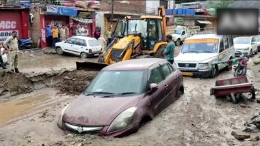 Cloudburst in Kashmir: अमरनाथ के बाद अब डोडा में फटा बादल, बाढ़ के चलते कई वाहन मिट्टी में धंसे