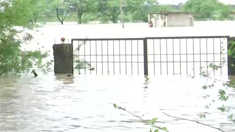 गोदावरी नदी में आई बाढ़ में तेलंगाना के मुख्यमंत्री को नजर आ रही साजिश