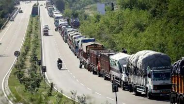 रामबन में मिट्टी धंसने, पत्थर गिरने से जम्मू-श्रीनगर राष्ट्रीय राजमार्ग पर बंद, कई वाहन फंसे