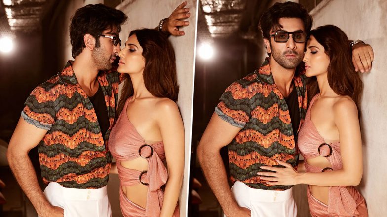Ranbir Kapoor और Vaani Kapoor के इंटिमेट फोटोशूट की तस्वीरें हुई Viral, Shamshera के प्रमोशन में जुटे स्टार्स