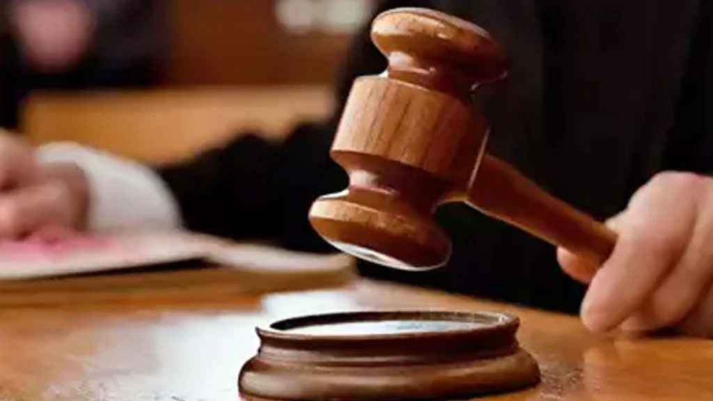 नाबालिग लड़की को 'आइटम' कहने पर मुंबई के कारोबारी को 18 महीने की जेल