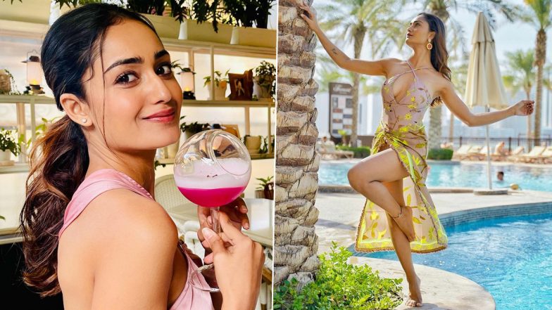 'आश्रम' एक्ट्रेस Tridha Choudhury ने इन दिलकश और खूबसूरत पर्सनालिटी से भरी ये Photos बना देंगी आपका दिन (See Pics)
