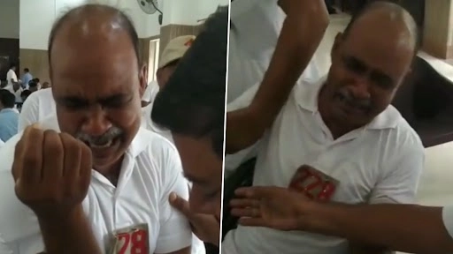 ब्लड टेस्ट के दौरान बच्चे की तरह रोता-बिलखता यूपी पुलिसकर्मी का क्लिप वायरल, वीडियो देख हो जाएंगे लोट-पोट