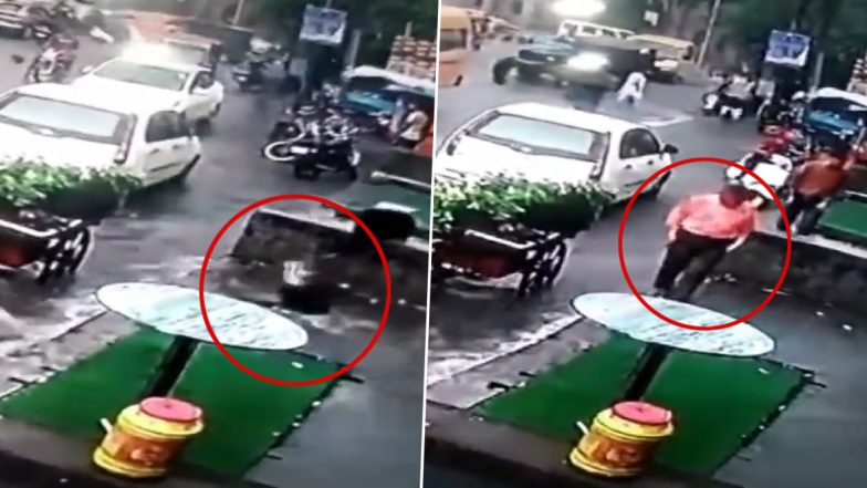 UP Rain Update: मुरादाबाद में कुछ ही घंटों की बारिश के बाद पानी भर गया, कई लोग नाले में गिरे (Video)