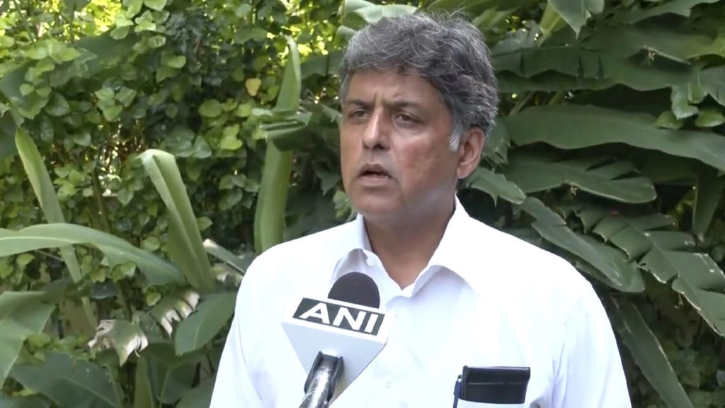 कांग्रेस सांसद मनीष तिवारी ने कहा कि " हम सदस्य हैं, इस संस्था (कांग्रेस) के किरायेदार नहीं हैं